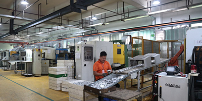 壓鑄件電鍍后放一段時間表面發黑什么原因？